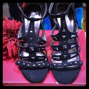 🛍💣Caged Suede Heels